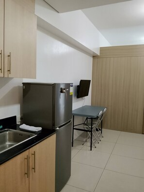 Lägenhet - 1 sovrum - balkong - utsikt mot staden | Interiör