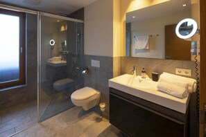 Apartment | Bathroom