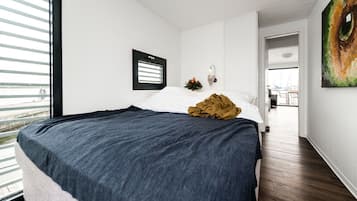 Mobile Home | 2 bedrooms, individually furnished