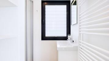 Mobile Home | Bathroom