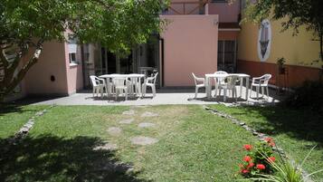 Khu ẩm thực ngoài trời