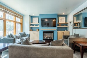 Televisión, chimenea