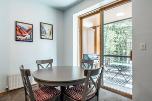 Dining - Modern Ideal Ski Location, Views, Heated Garage, Elevator 633 (Mammoth Lakes)