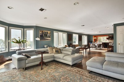 LUXURY 3,250SQFT TOWNHOUSE WITH MANHATTAN & OCEAN VIEWS - 15MINS TO TIMES SQUARE