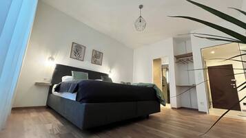 2 Schlafzimmer, BĂŒgeleisen/BĂŒgelbrett, kostenloses WLAN, BettwĂ€sche
