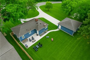 Exterior - New! Private Lakefront Retreat [3BR/2BA] Game Room (Waterford Township)
