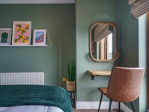 2 chambres, fer et planche à repasser, Wi-Fi gratuit, draps fournis