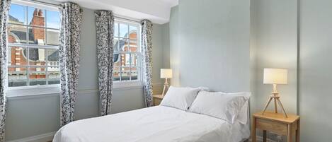 Iron/ironing board, free WiFi, bed sheets