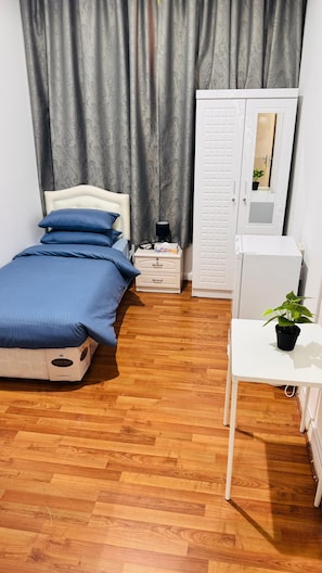 Chambre Simple Supérieure, vue ville | Bureau, espace de travail pour ordinateur portable