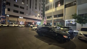 Exterior - Golden Gate  (Abu Dhabi)