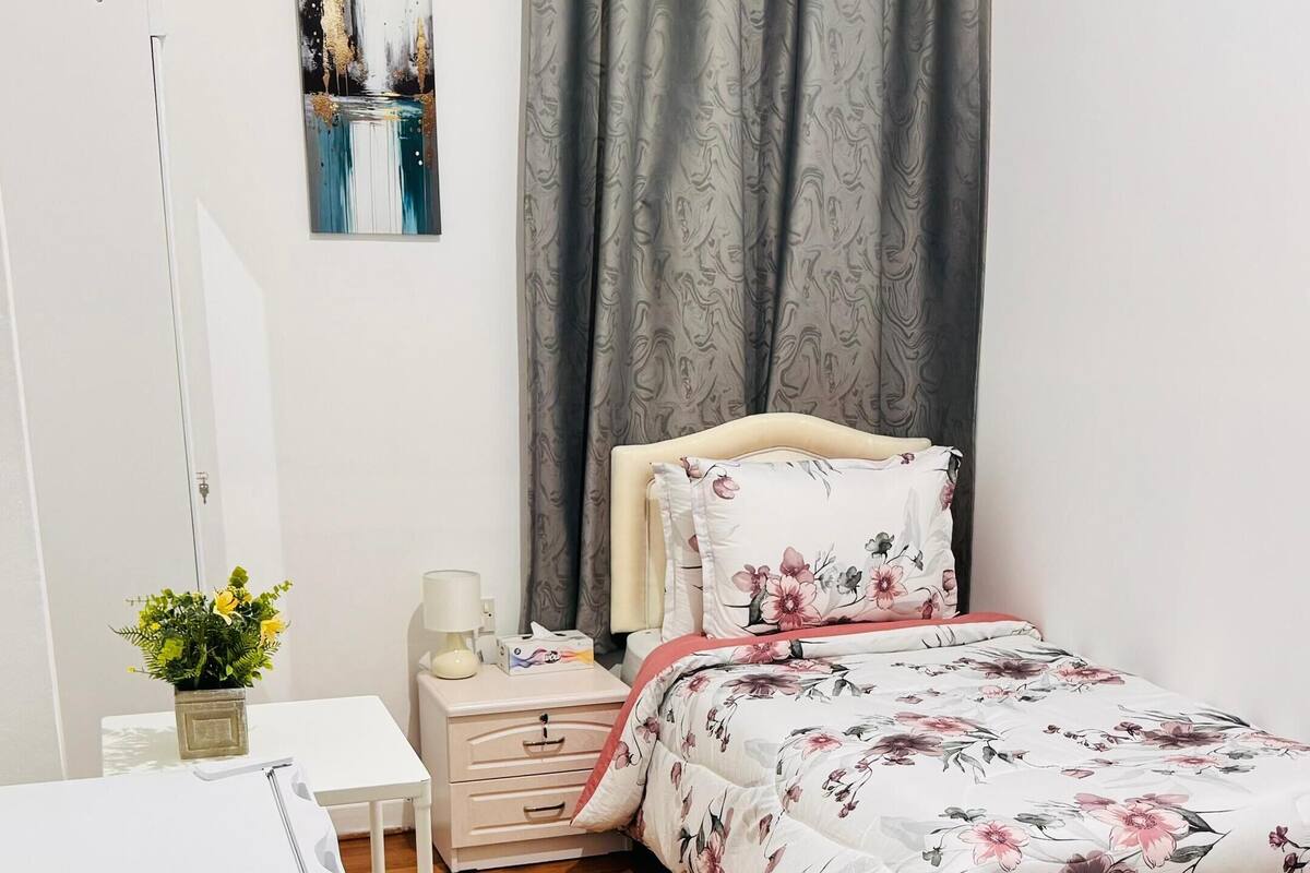 Standard Single Room | Desk, laptop workspace, soundproofing, iron/ironing board