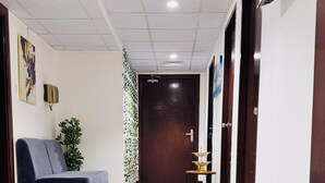 Interior detail - Golden Gate  (Abu Dhabi)