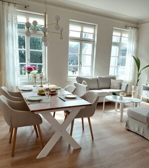 Dining - Stadtvilla Jever # Apartment Minssen (Jever)