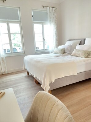 2 Schlafzimmer, Schreibtisch, BĂŒgeleisen/BĂŒgelbrett, kostenloses WLAN