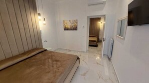 2 bedrooms, desk, free WiFi, bed sheets