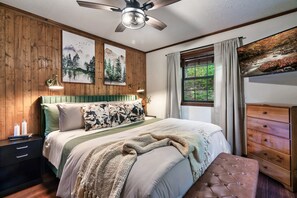 2 habitaciones, escritorio, tabla de planchar con plancha y wifi gratis 