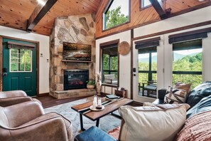 Smart-TV, peis, fotballspill og bøker