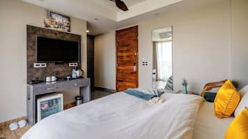 Superior Double Room, City View | In-room safe, iron/ironing board, free WiFi