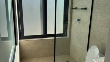 Bruser, håndklæder, Sæbe, Toiletpapir