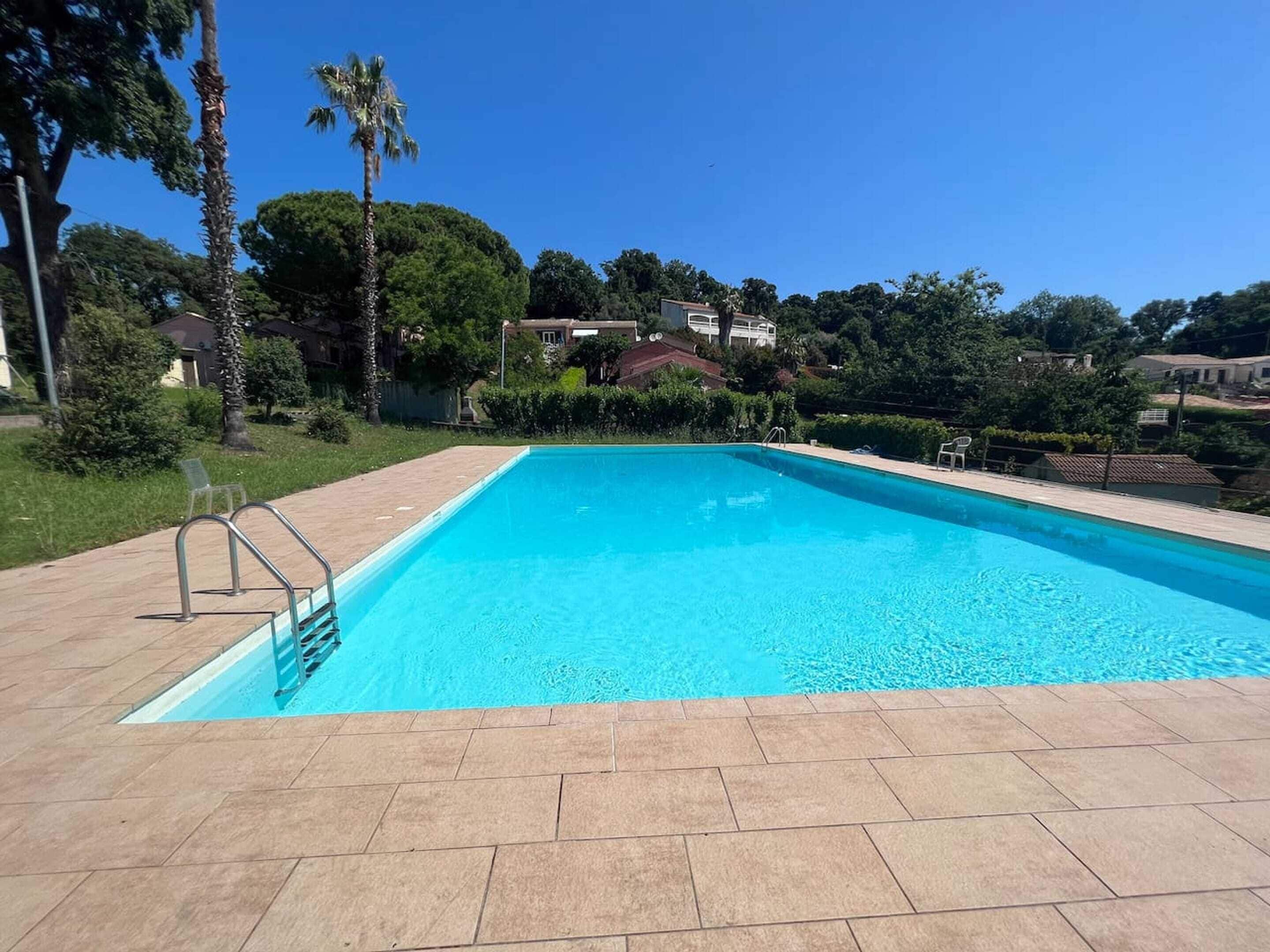 Vue sur piscine