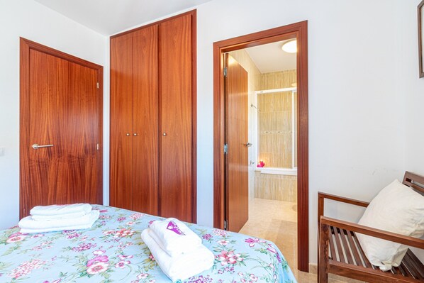 Villa | 6 bedrooms, iron/ironing board