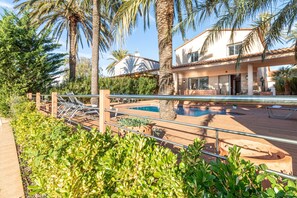 Villa | Exterior