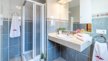Villa | Bathroom