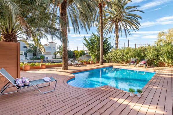 Villa | Pool | Indoor pool, outdoor pool