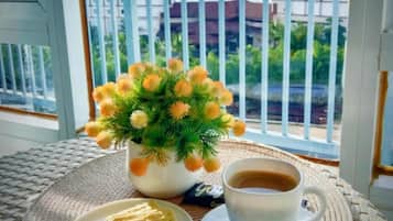 Condo, 1 Bedroom, Accessible, Balcony | Outdoor dining