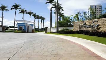 Condo, 1 Bedroom, Accessible, Balcony | Property grounds