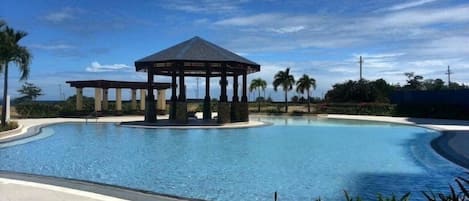 Appart'hÎtel, 1 chambre, accessible aux personnes à mobilité réduite, balcon | Piscine | Piscine extérieure