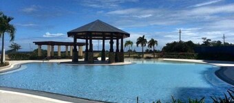 Spacious Studio Unit With Balcony and Seaview