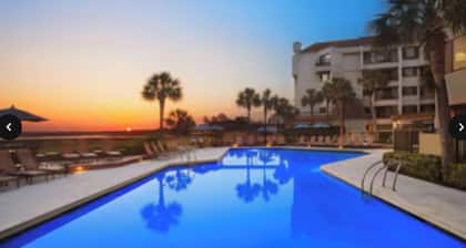 2-bedroom villa sleeps 6 Kitchen, Tennis, WiFi, Fitness on Hilton Head Island