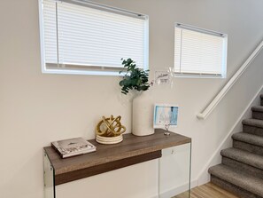 Interior - Newly renovated 3B2B main home with yard, AC in lovely Seattle Mt Baker (Seattle)