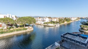 Exterior - Apartment in Empuriabrava Near Sand Beach (Castello d'Empuries)
