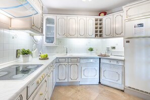 Apartment | Private kitchen