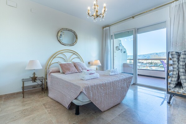 3 bedrooms, iron/ironing board - Apartment in Empuriabrava Near Sand Beach (Castello d'Empuries)