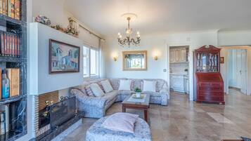 Apartment | Living room