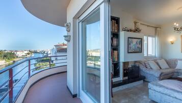 Apartment | Terrace/patio