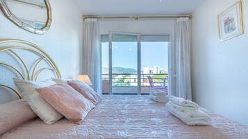 Apartment | 3 bedrooms, iron/ironing board