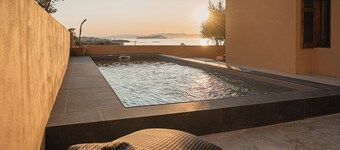Seafront Stay with Pool in the Heart of Chania’s Tabakaria District.
