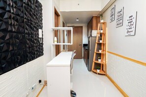 Apartamento, 1 habitación, balcón, vistas a la piscina | Interior