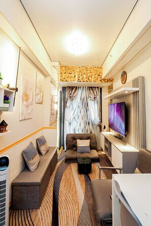 Living room - Sapphira Manor Luxurious Condo by the Bay (Pasay)