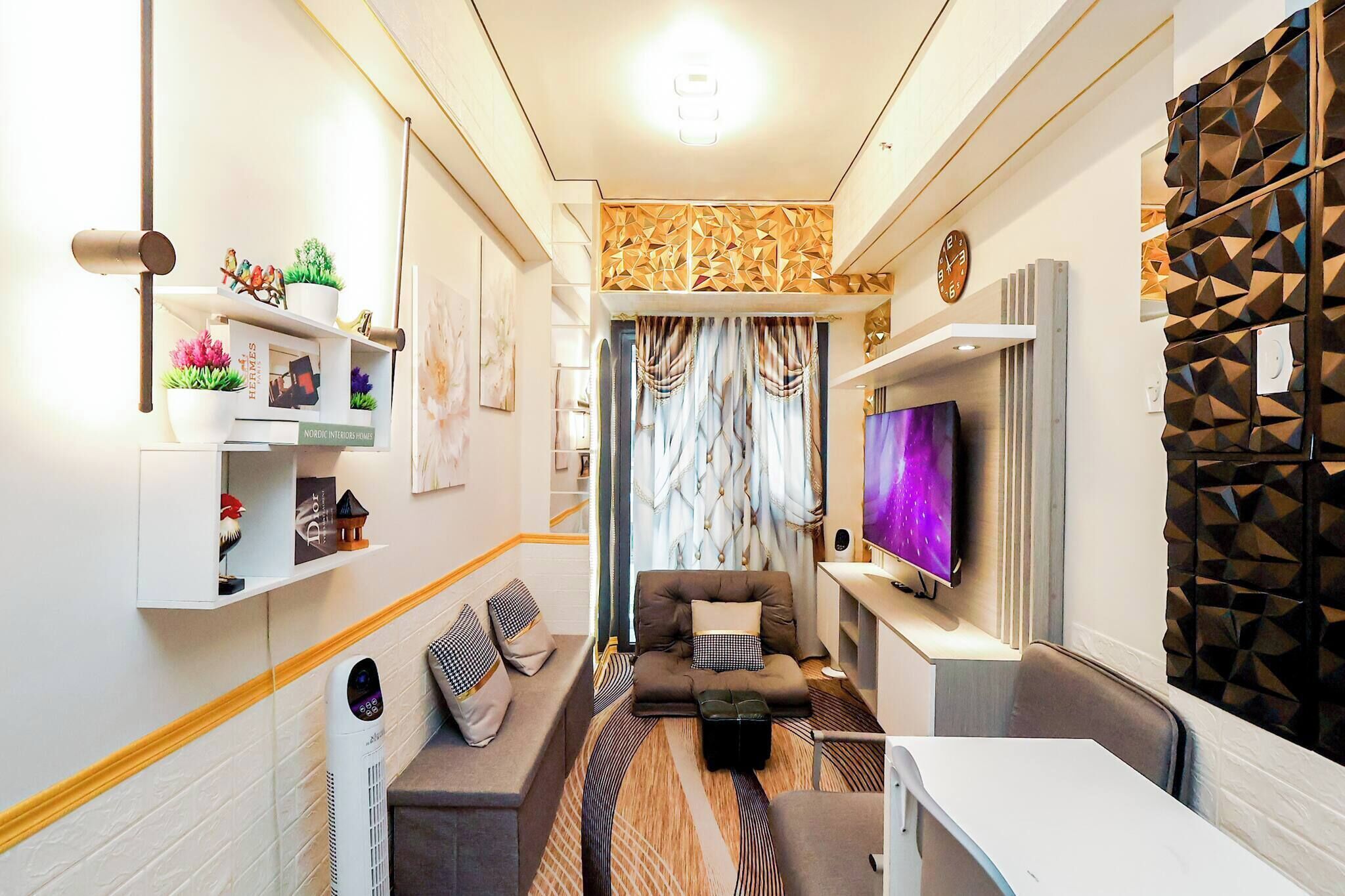 Condo, 1 Bedroom, Balcony, Pool View | Living room