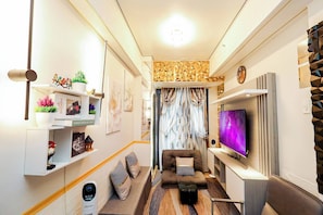 Appart'hôtel, 1 chambre, balcon, vue piscine | Salle de séjour