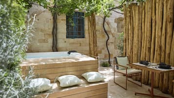 Camera Deluxe, 1 letto queen, vista giardino | Vasca idromassaggio privata