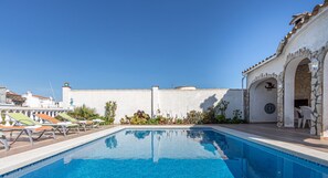 Villa | Pool | Inomhuspool och utomhuspool