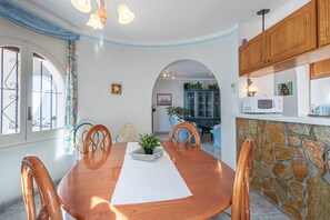 Villa | Dining