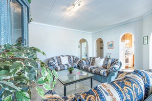 Villa | Living room - Apartment in Empuriabrava Near Sandy Beach (Castello d'Empuries)