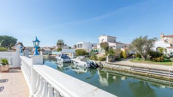 Villa | Property grounds